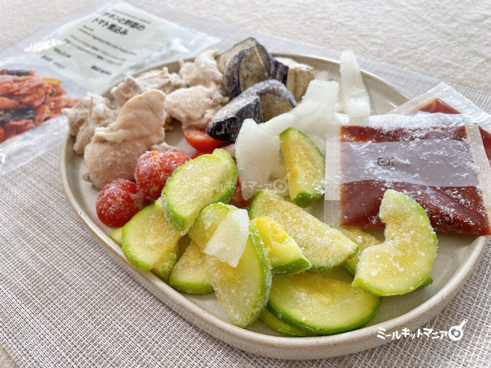 無印良品：ミールキット（チキンと野菜のトマト煮込み）食材