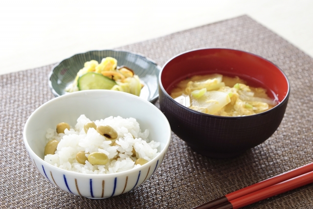 一汁一菜（豆ご飯、味噌汁、漬物）